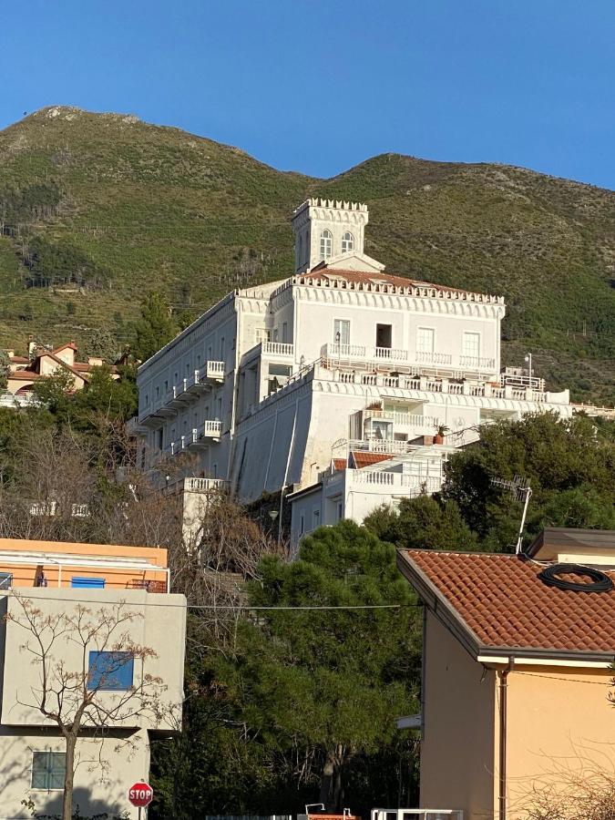 Appartamento nel fabbricato denominato Il Castello Praia a Mare Esterno foto
