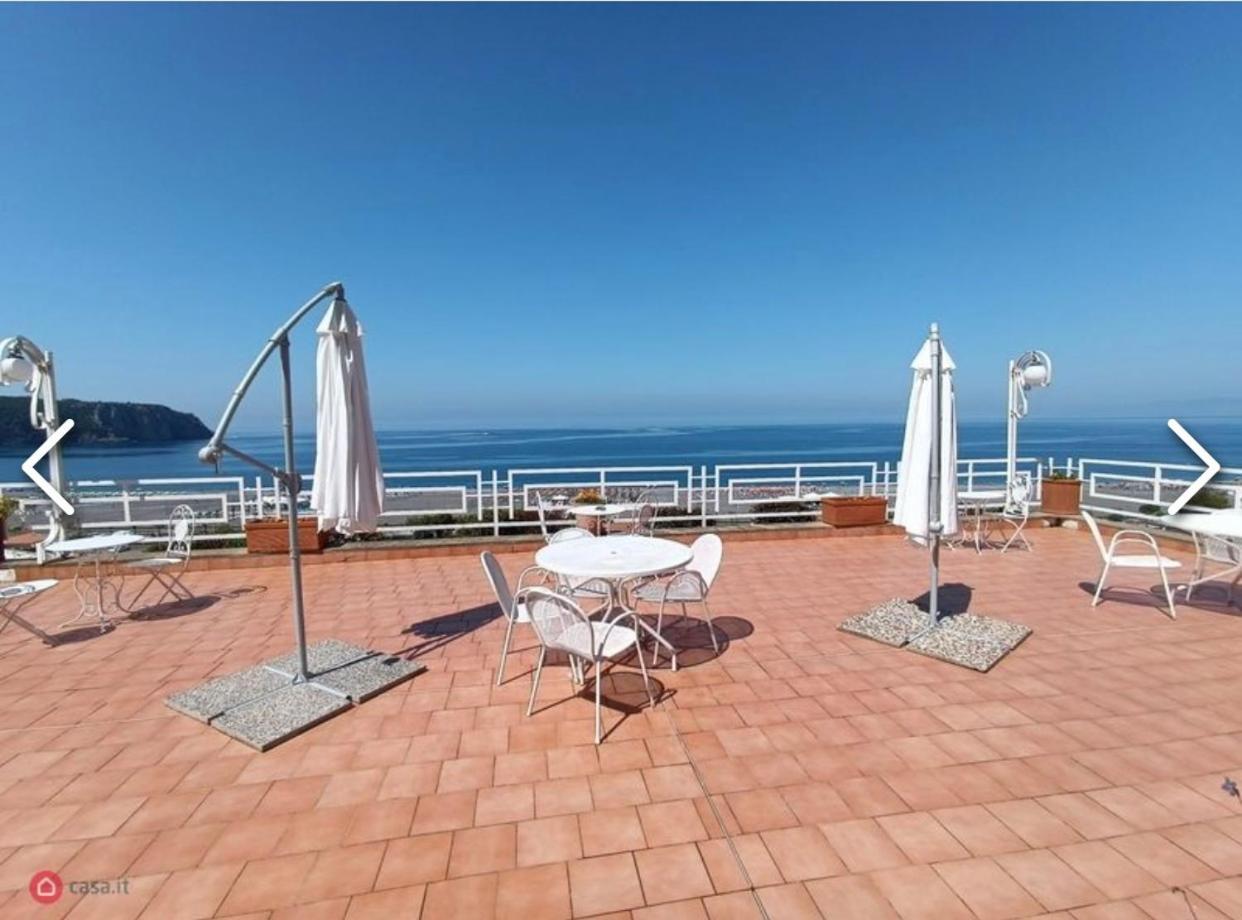Appartamento nel fabbricato denominato Il Castello Praia a Mare Esterno foto